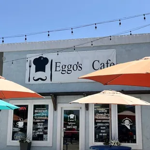 the outside of the restaurant