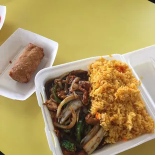 Hunan Chicken with a Egg Roll.