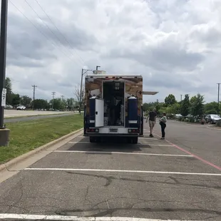 Egg roll queen food truck