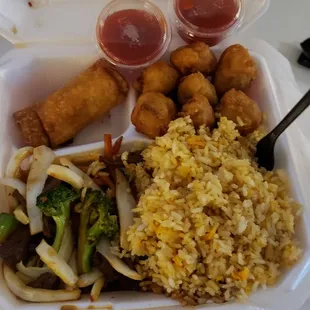 Hunan beff and sweet and sour pork dinner