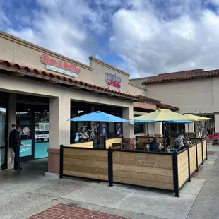 outside, burgers