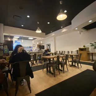 Light and bright dining room