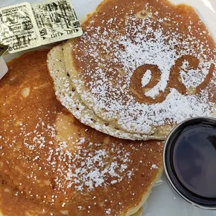 Pancakes have a nice powdered sugar stencil! Classy touch