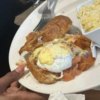 Smoked Salmon Benny