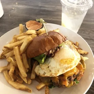 *Eggsperience Cracked Egg Burger