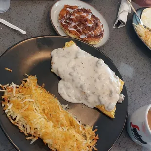 Biscuit &amp; Gravy Omelet