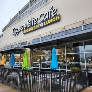 the outside of the restaurant