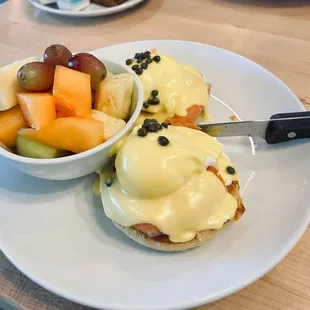 Smoked Salmon Eggs Benedict W/fruit