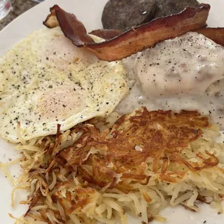 Biscuit & Gravy Omelet