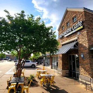 the outside of the restaurant