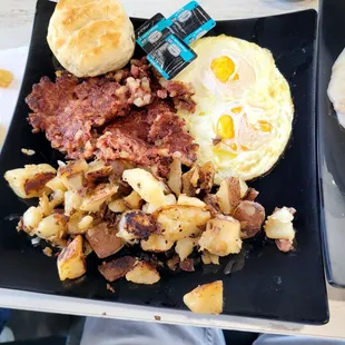 Eggs and hash
