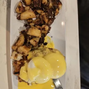 Chicken waffle Benedict