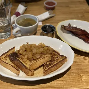 Apple Cinnamon French Toast and bacon