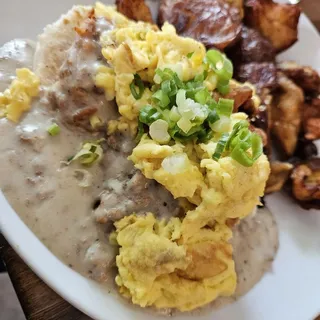 Biscuit and Gravy (1 split biscuit)