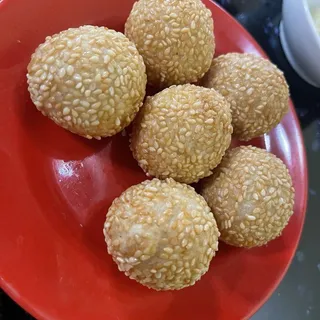 Fried Sesame Sweet Rice Balls
