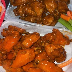 Buffalo and Lil D&apos;s Hot Tongue Wings