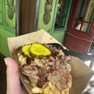 Mac n cheese with pulled pork