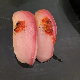 Hamachi Nigiri