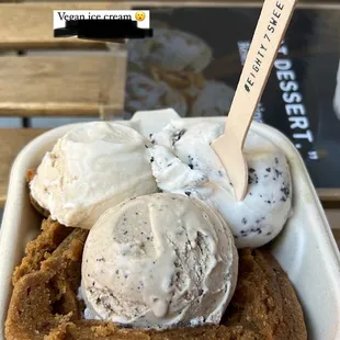 Atlanta Braves Grand Slam: Cookies and cream, buckhead mocha and caramel in a cookie bowl. Ice cream speaks for itself, no toppings needed!