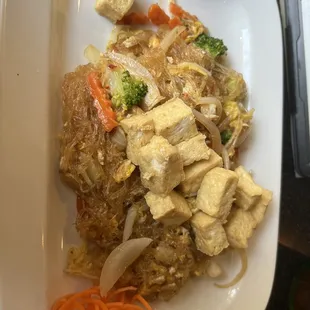 Pad woon sen with tofu