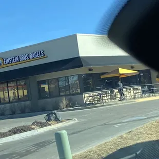 the outside of a restaurant