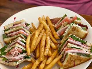 Benny’s Café Breakfast and Lunch