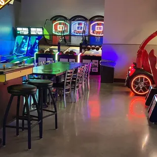 EinStein's Pub & Arcade