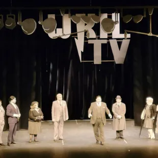 Curtain call photos allowed