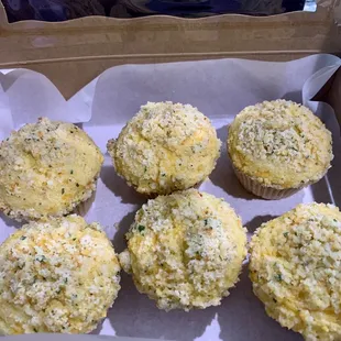 Cornbread muffins were tasty and loved the crumbly texture