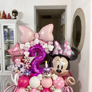 Minnie mouse themed balloon bouquet