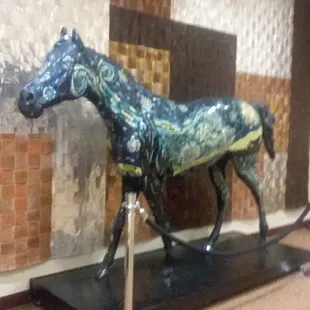 a statue of a horse