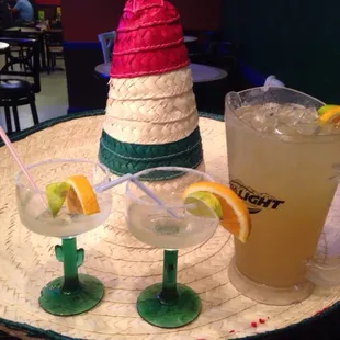 Come every friday to enjoy pitcher house margaritas for only $ 14:99