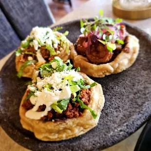 Sopicetos surtidos: Shrimp, Pollo, and Chorizo.