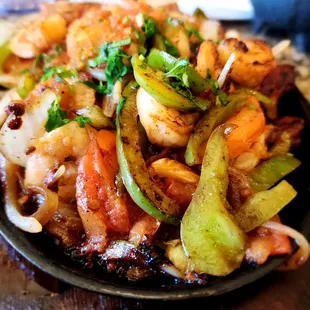 Streaming shrimp fajitas.