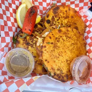 The quesa birrias (chavendecas)