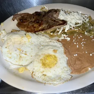 Chilaquiles verdes with porkchop plate