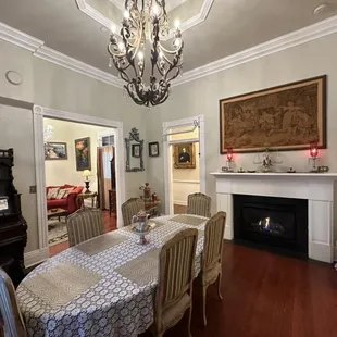 Downtown House (Dining Room)