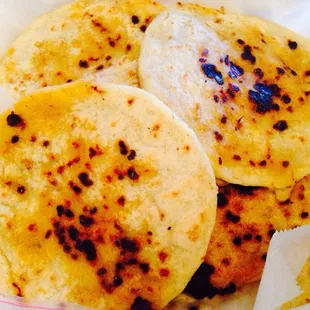 Pork &amp; Chesse pupusas