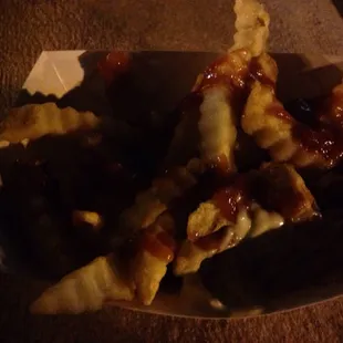 Fries w ketchup and garlic sauce