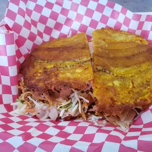 Plantain sandwich with chicken