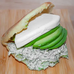 Arepa de reina pepiada