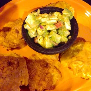 Tostones Con Guacamole