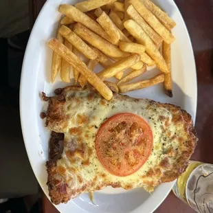 Milanesa a la napolitana con fritas!! Delicious!!