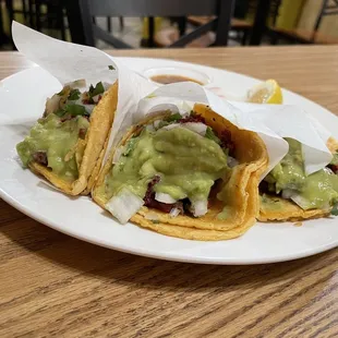 Carne and chorizo tacos