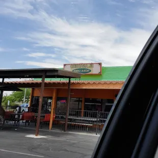 the outside of a restaurant