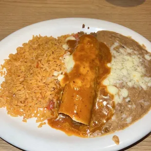 #3 lunch special: beef enchilada with rice and beans.