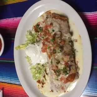 a plate of mexican food