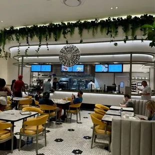 Restaurant in promenade 7/3/2024