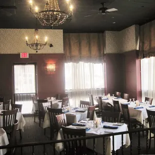 Dining room early on Friday evening.