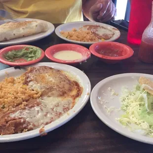 Meh. A pic of my food before I touched it. Notice the destroyed chicken taco (bottom right) that looked like it was in a wind storm.